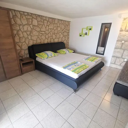 Apartment Fuer 2 Personen- 70m Vom Entfernt By Interhome