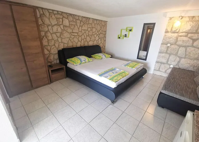 Apartment Fuer 2 Personen- 70m Vom Entfernt By Interhome