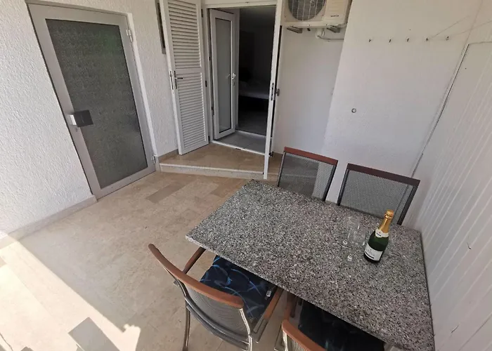 Fuer 2 Personen- 70m Vom Entfernt By Interhome *