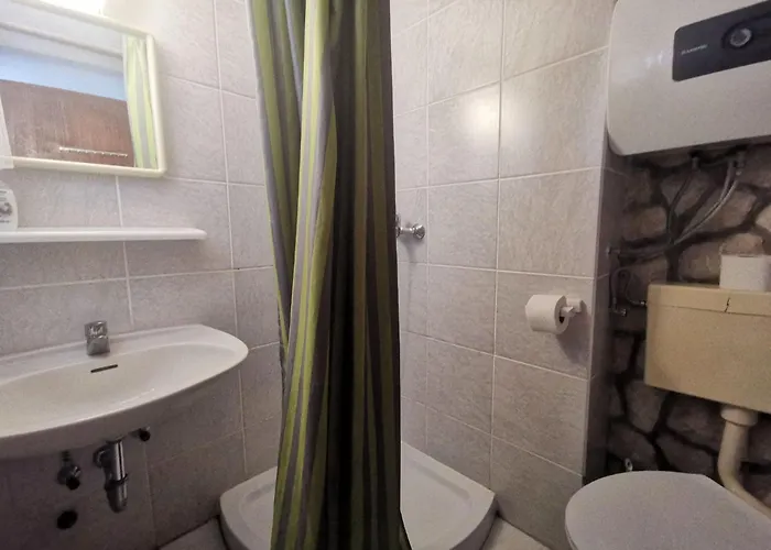 Apartment Fuer 2 Personen- 70m Vom Entfernt By Interhome