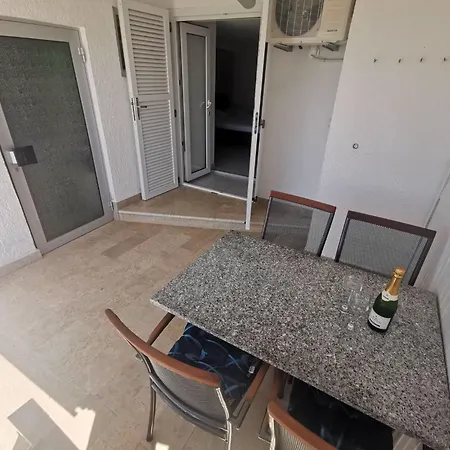 Fuer 2 Personen- 70m Vom Entfernt By Interhome *